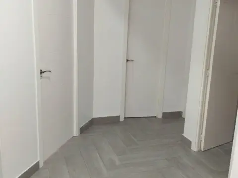 Piso en calle de Venezuela