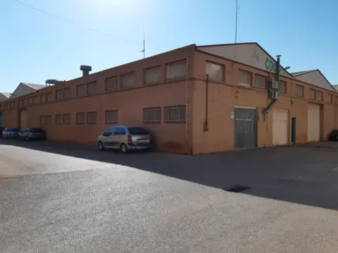 Nave industrial en calle D, 5