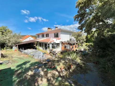 Casa pareada en calle del Zarrazín, 7