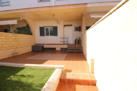 Casa adosada en Ronda de los Patos
