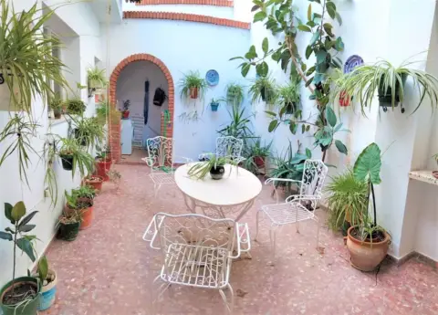 Casa en Cuevas Bajas
