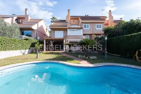 Casa adosada en La Canyada - La Cañada