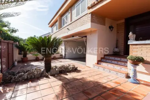 Casa adosada en La Canyada - La Cañada