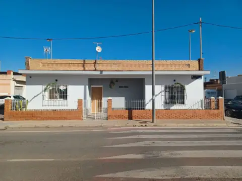 Chalet en Barrio Peral-San Félix