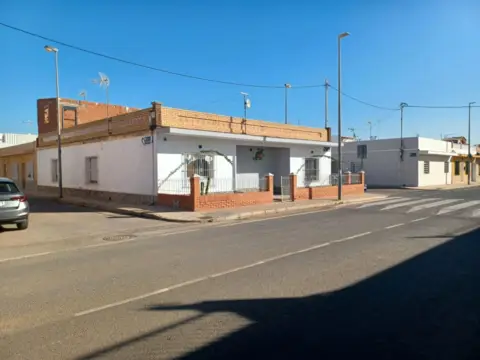 Chalet en Barrio Peral-San Félix