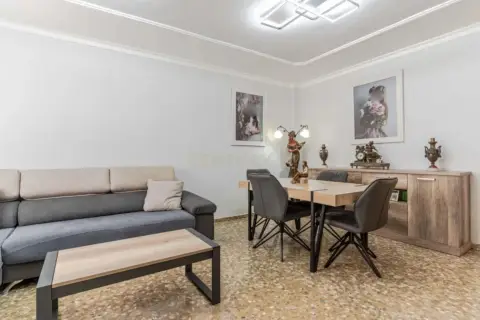 Casa en calle de Mirlo, 17