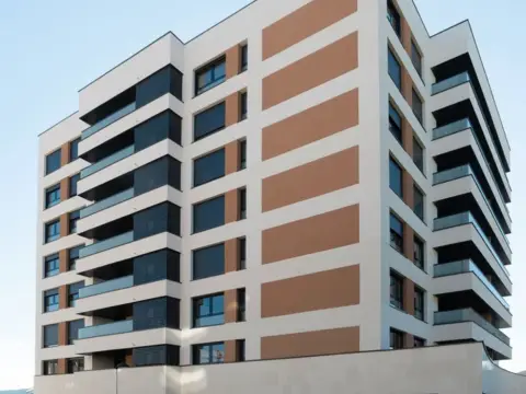 Local comercial en calle Señorío de Molina, 13