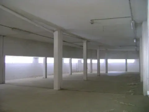 Local comercial en calle del Monasterio de Irache, 7