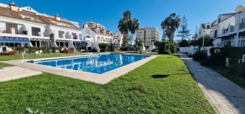 Casa adosada en calle Urbanización Pueblo Castillo