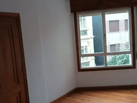 Piso en calle de Álvaro Cunqueiro