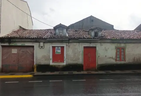 Casa adosada en Avenida Principal, 17