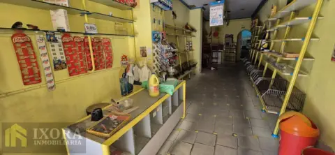 Local comercial en Paseo de la Virgen de Linarejos