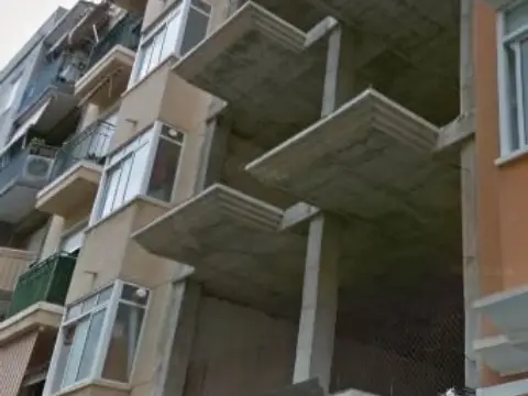 Edificio en Plaça de Crevillent-Juzgados