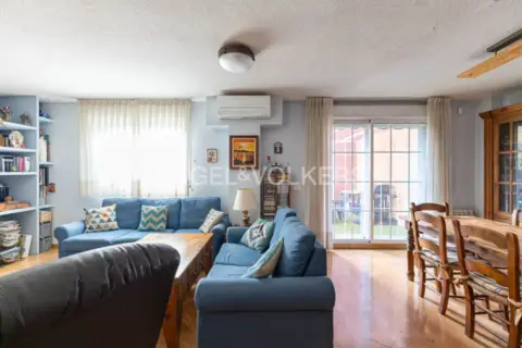 Casa adosada en Valdezarza