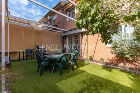 Casa adosada en Valdezarza