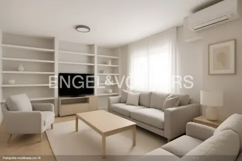 Casa adosada en calle de Serafín Ramírez