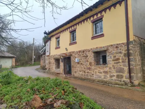 Casa rústica en calle de la Iglesia, 33