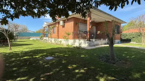 Chalet en Urbanización de Valcarrillo, 40