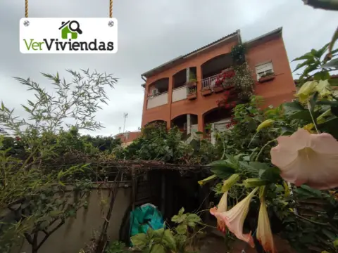 Casa adosada en Carrer de la Corunya, 81