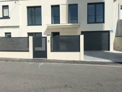 Casa adosada en calle Eirís de Arriba