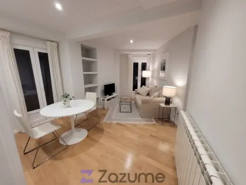 Piso en calle C. Escuderos