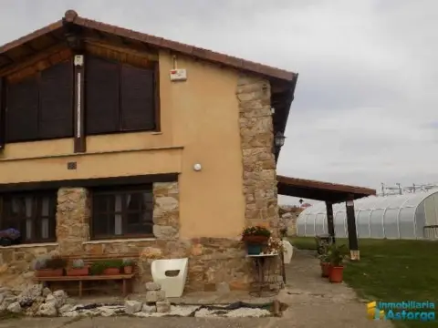 Casa en calle N-120
