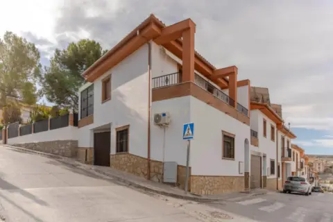 Casa en Deifontes