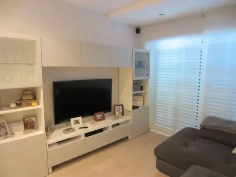 Casa adosada en calle Urbanización Golf Guadiana