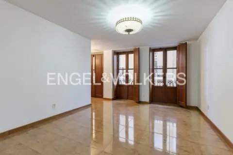 Piso en calle Carrer del Comte de Montornés