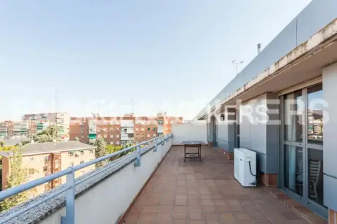 Ático en calle de Roberto Domingo