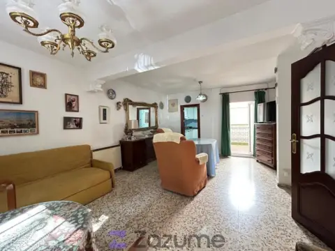 Casa en calle C. Primavera