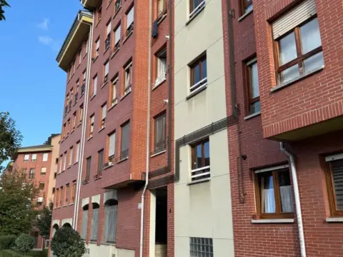 Piso en calle José Menéndez Carreño Cuchichi, 4