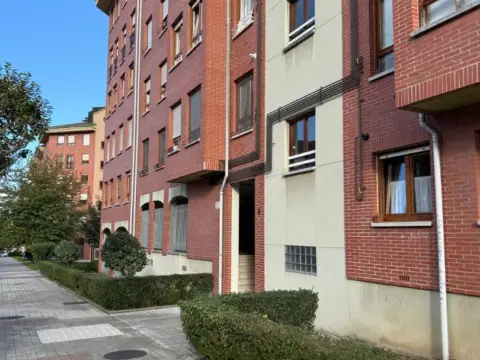 Piso en calle José Menéndez Carreño Cuchichi, 4