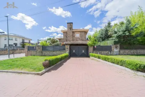 Chalet en calle de Antonio Machado