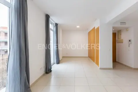 Piso en Montolivet