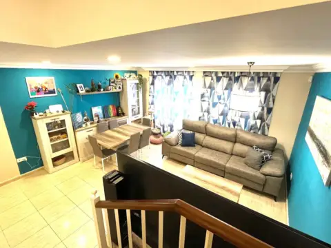 Casa adosada en calle Real