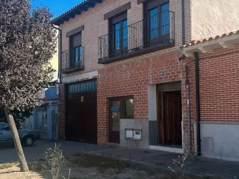 Casa pareada en calle de San Lázaro, 39