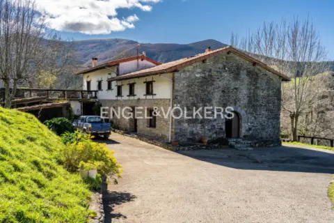 Casa en calle Caracter Erdoizta