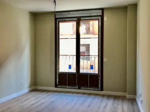 Piso en calle de Menéndez Pelayo, 7