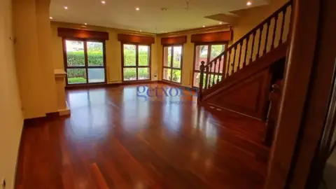 Casa adosada en Areeta