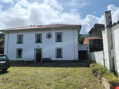 Casa en Lugar de Ortigueira