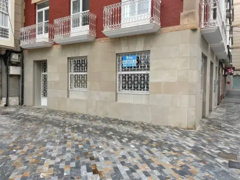 Local comercial en calle de Villamartín