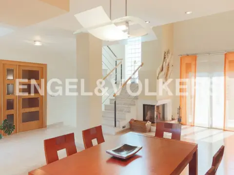 Casa en Montornés-Las Palmas-El Refugio