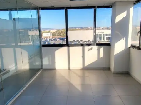 Oficina en Parque Empresarial La Muga, 11
