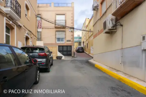Edificio en calle García Roca, 6