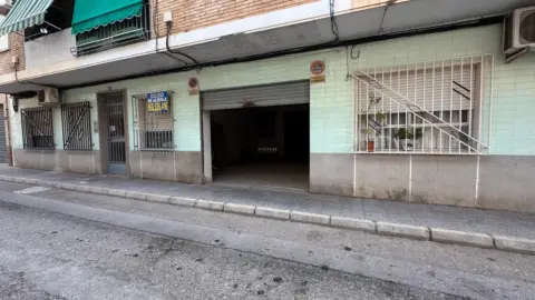 Local comercial en calle Esmeralda