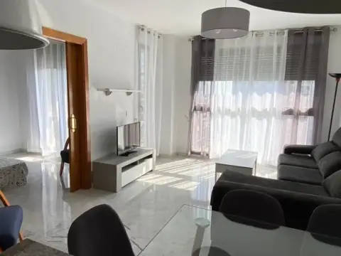 Piso en Avinguda Corts Valencianes, 3