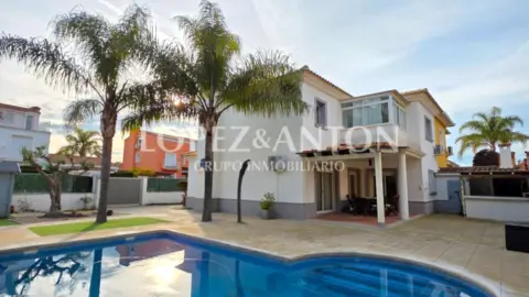 Casa pareada en Montealegre