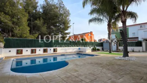 Casa pareada en Montealegre