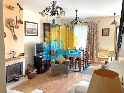 Casa pareada en Barrio de Sotiel Coronada